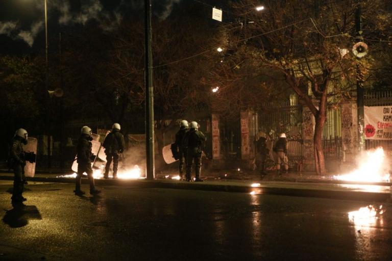 Ελεύθεροι οι οκτώ κατηγορούμενοι για τα επεισόδια στο Πολυτεχνείο