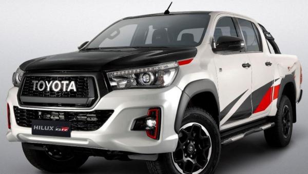 Toyota Hilux GR Sport: Στους ρυθμούς της Gazoo Racing