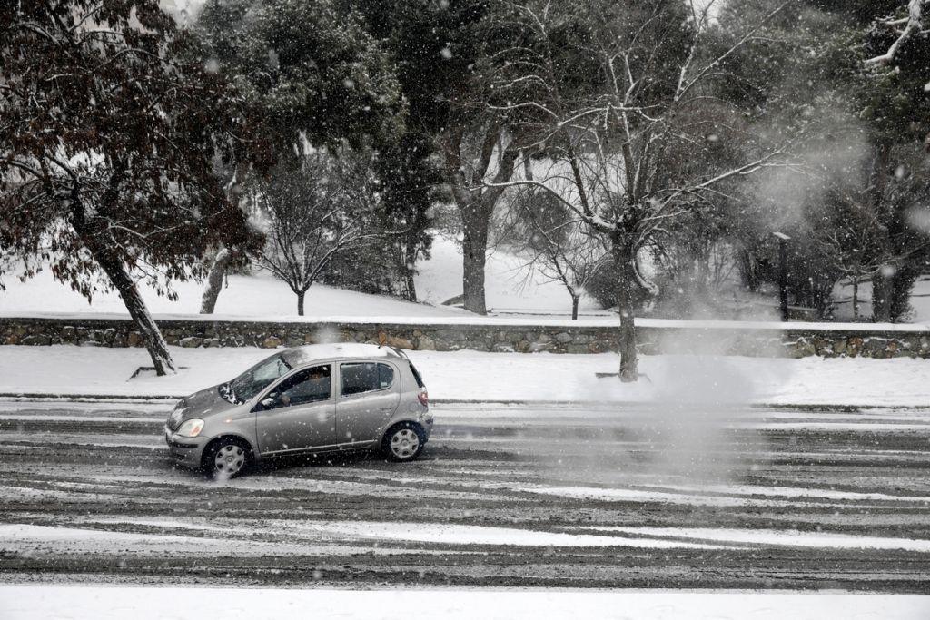 «Χτύπησε» ο χιονιάς –  Που χρειάζονται αλυσίδες