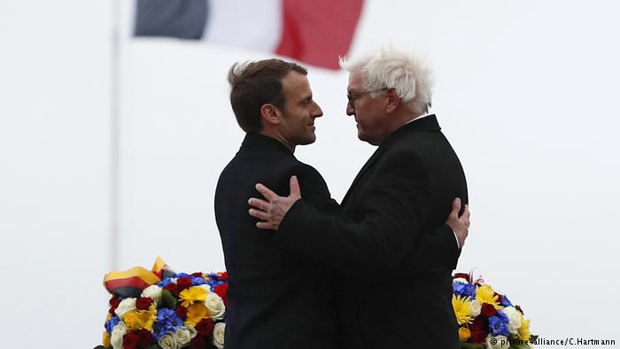 Μακρόν και Σταϊνμάιερ τιμούν τους πεσόντες