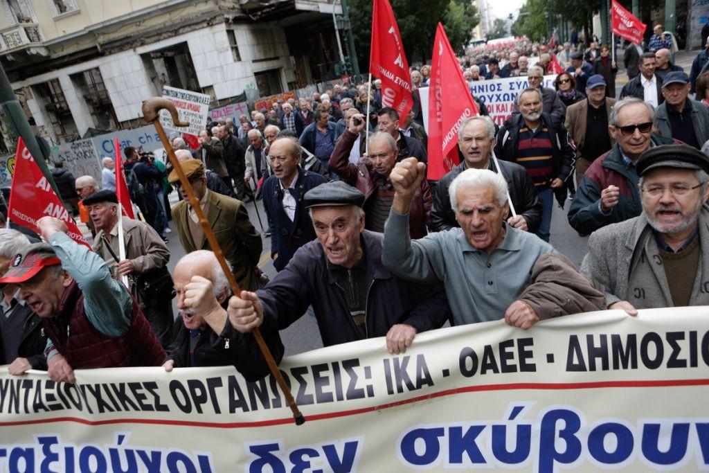 Νέο ψαλίδι στις συντάξεις – Δεν έχουν τέλος οι περικοπές