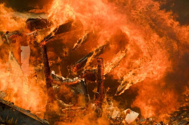 Τουλάχιστον πέντε νεκροί από την πύρινη κόλαση στην Καλιφόρνια