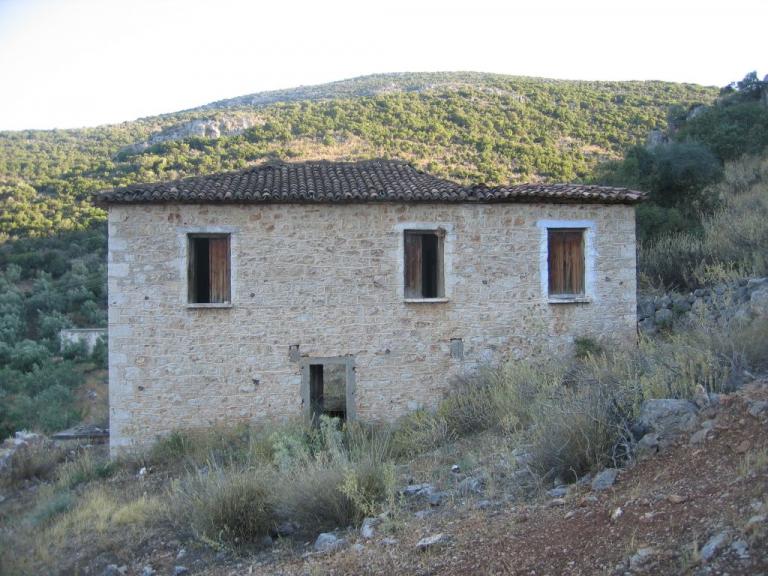 «Μόνο ο Θεός χτίζει τέλεια»