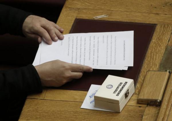 Με «άρωμα» εκλογών κατατίθεται ο προϋπολογισμός