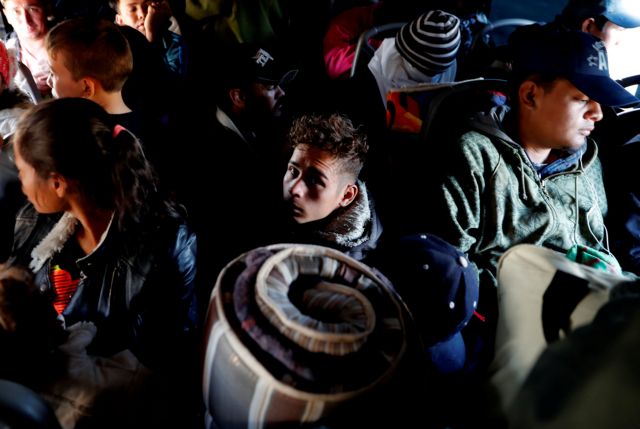 ΗΠΑ : Περισσότεροι από 1.500 πρόσφυγες έφτασαν στα σύνορα