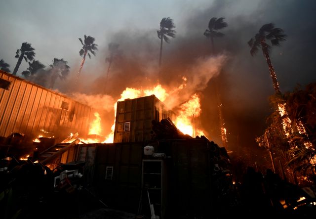 Πυρκαγιά Καλιφόρνια : Έκκληση βοήθειας από τους αστέρες του Χόλυγουντ