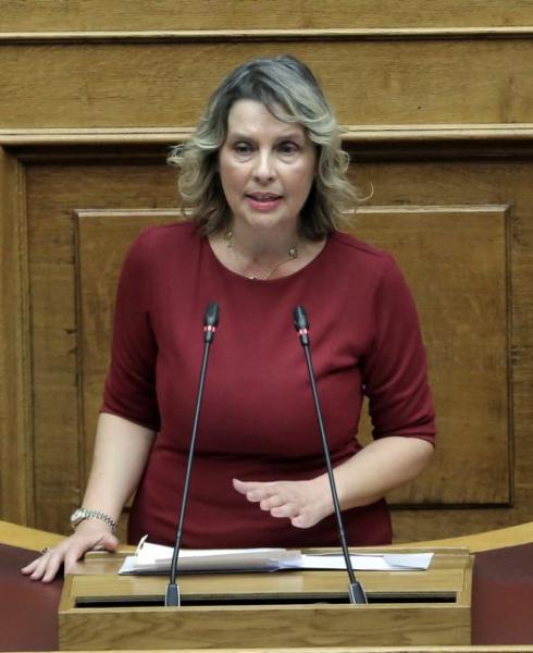 Μυστικά η Κατερίνα στα Εξάρχεια