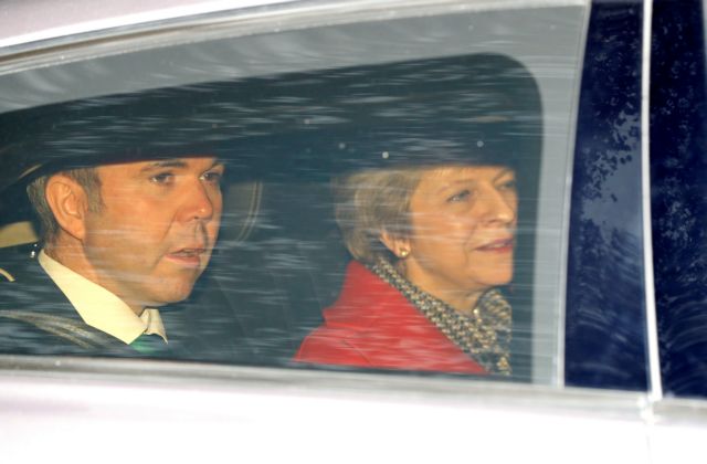 The Sun: Αναζητούν άλλους 6 για την πρόταση μομφής κατά της Μέι