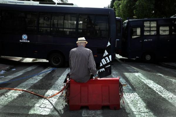 Η αλήθεια για τις συντάξεις και μια κυβέρνηση… για πανηγύρια