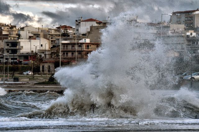 Κακοκαιρία: Χείμαρροι, πλημμύρες και πτώσεις δέντρων [εικόνες]