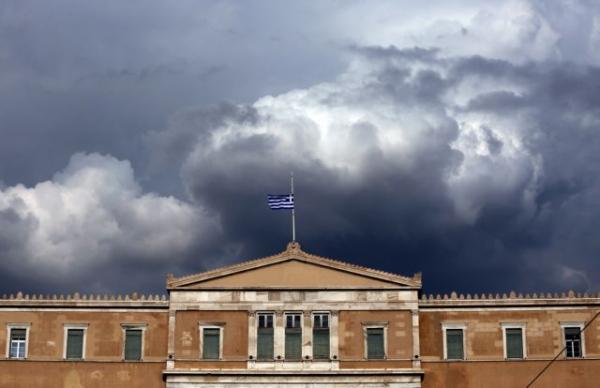 Παραπαίει η οικονομία: Σοβαροί κίνδυνοι απειλούν την Ελλάδα