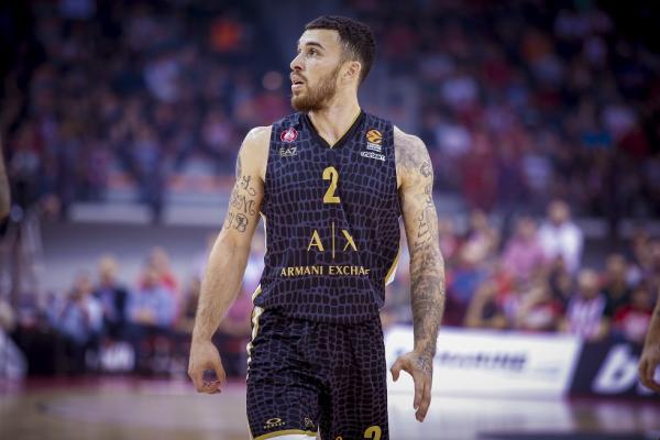 Υποκλίθηκε στον Σπανούλη ο Μάικ Τζέιμς