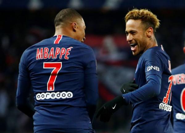 Η Παρί Σεν Ζερμέν 12 στα 12, η Νάπολι 5αρα