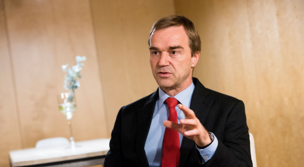 Στράους : Η Ελλάδα θα αποκτήσει πρόσβαση στις αγορές αν συνεχίσει τις μεταρρυθμίσεις