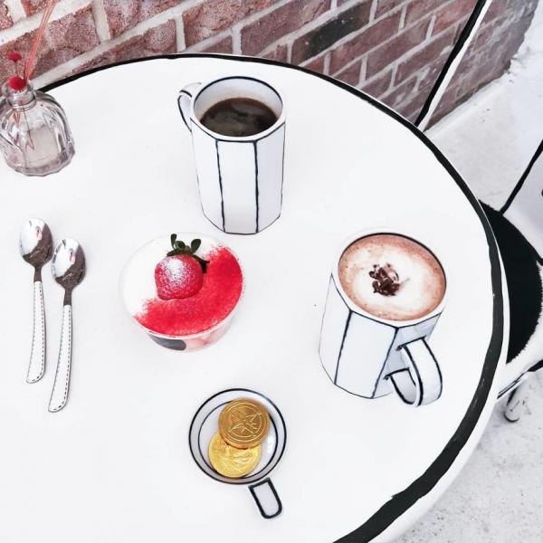 Πιείτε καφέ μέσα σε ένα κόμικ