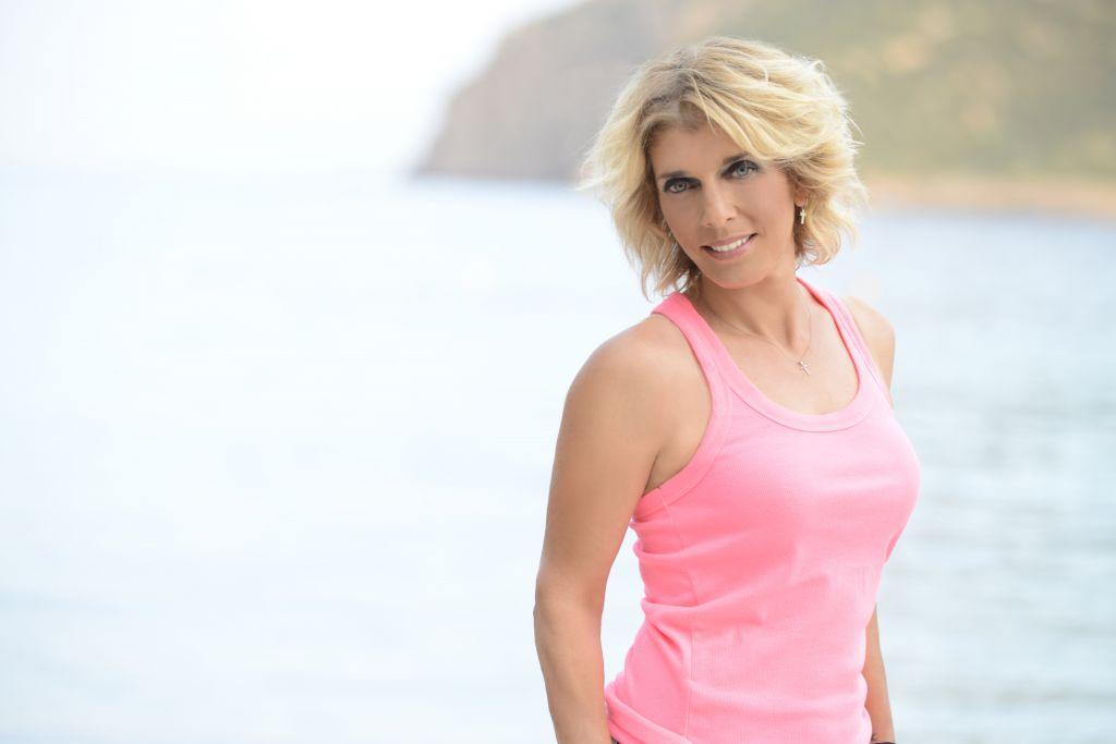 Η Κρινιώ Νικολάου εξηγεί τι ενώνει τον Κοέν με τον Κρουνάκη