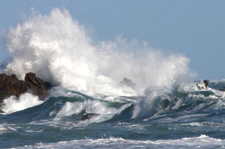 Κέρκυρα: «Δεμένα» τα πλοία ανοιχτού τύπου