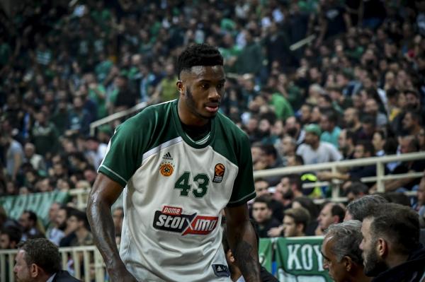 Θ. Αντετοκούνμπο: «Πρέπει όλοι να έρθουν στην Ελλάδα έστω μία φορά»