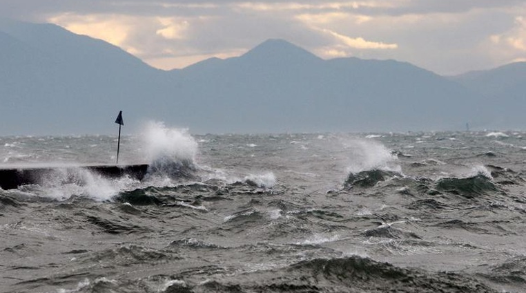 Συνεχίζεται η απαγόρευση απόπλου από Ζάκυνθο και Κεφαλλονιά προς Κυλλήνη