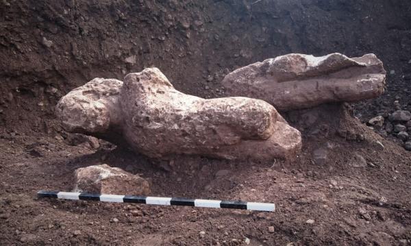 Αρχαϊκά γλυπτά και οργανωμένο νεκροταφείο αποκαλύφθηκαν στην Αταλάντη