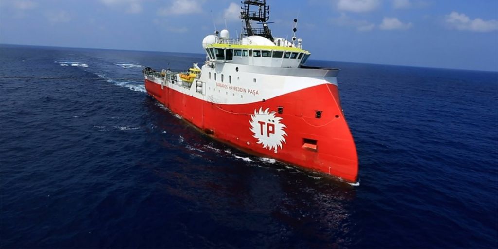 «Θρίλερ» στην κυπριακή ΑΟΖ – Το Barbaros πλέει στο οικόπεδο 4 με τη συνοδεία τουρκικών πολεμικών