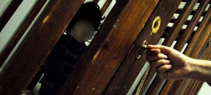 Η ιστορία του τυφλού κοριτσιού που έμεινε επί 10 χρόνια σε κλουβί