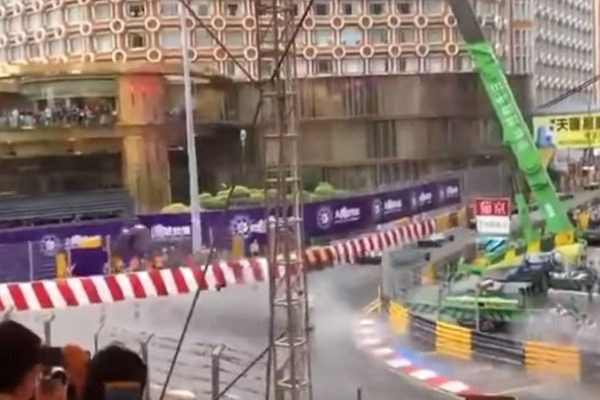 Τρομακτικό ατύχημα σε αγώνα της Formula 3