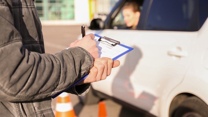 Μεγάλες αλλαγές στις εξετάσεις για δίπλωμα οδήγησης | in.gr