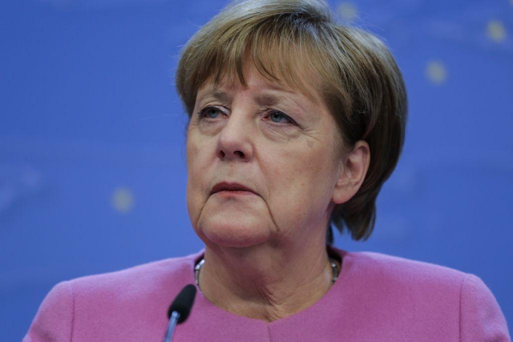 Τελεσίγραφο Μέρκελ για το Brexit: Υπογράψτε τη συμφωνία