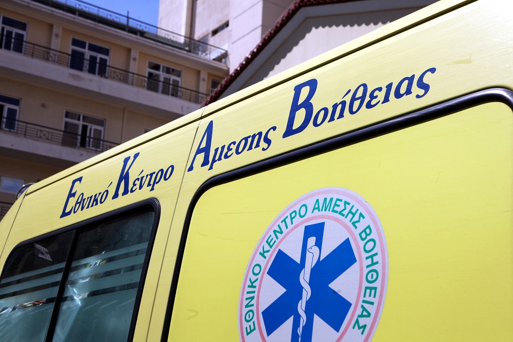 Θεσσαλονίκη: Μια νεκρή και εννέα τραυματίες από ανατροπή οχήματος που μετέφερε πρόσφυγες