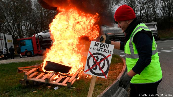 Δυστύχημα στα μπλόκα των Γάλλων για τα καύσιμα