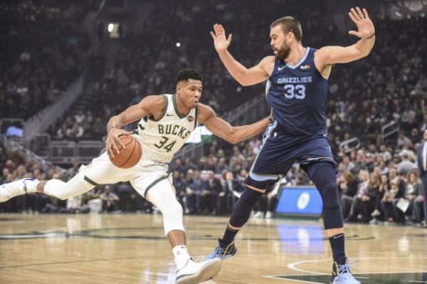 Εντυπωσιακός ο Αντετοκούνμπο, αλλά ήττα για τους Μπακς