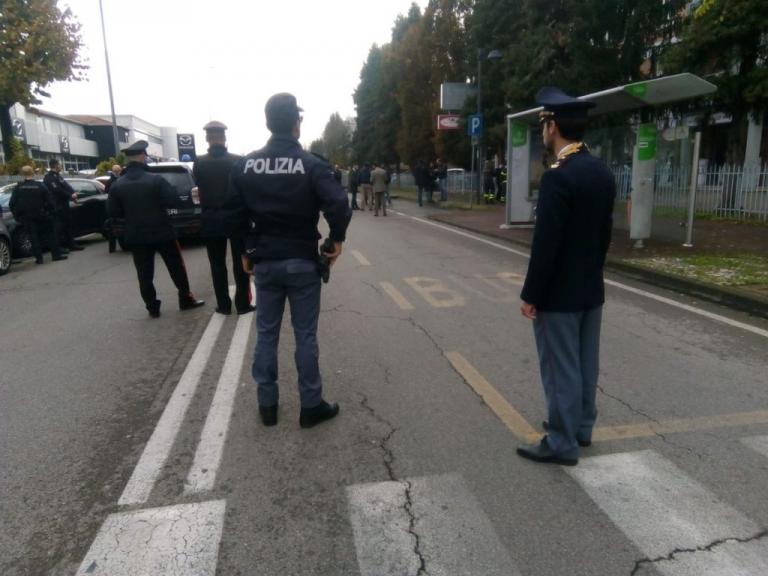 Ιταλία: Επικοινωνία με την κυβέρνηση ζητά ο εγκληματίας που κρατά ομήρους