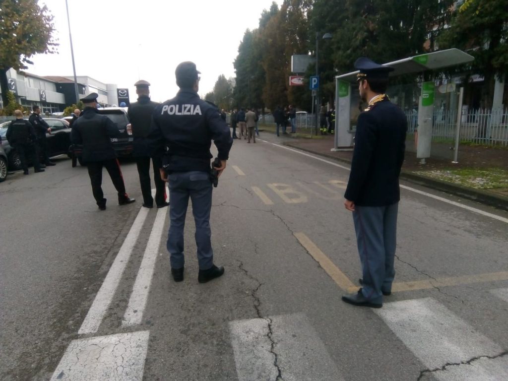 Ιταλία: Επικοινωνία με την κυβέρνηση ζητά ο εγκληματίας που κρατά ομήρους