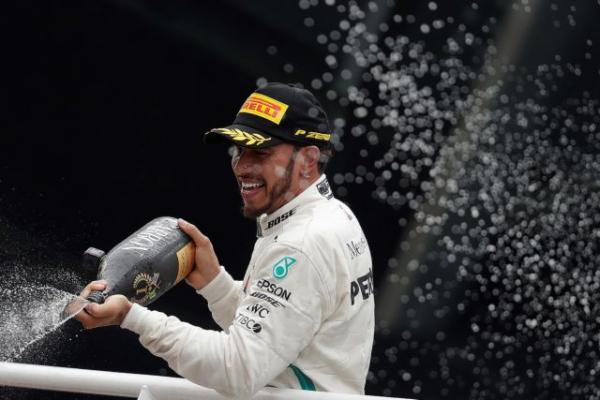 Πρωτιά και στη Βραζιλιά για τον πρωταθλητή Χάμιλτον