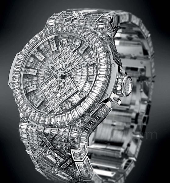 Ποια Ελληνίδα δοκιμάζει τα πιο ακριβά ρολόγια στον κόσμο;