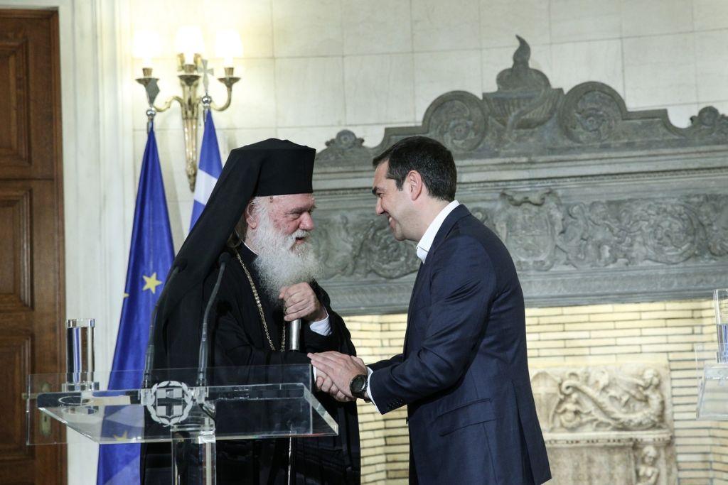 Η εν κρυπτώ συνάντηση που έκλεισε τη συμφωνία Ιερώνυμου – Τσίπρα