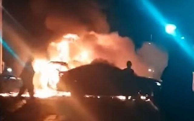 Ανατίναξαν αυτοκίνητο στο Τελ Αβίβ, δυο νεκροί