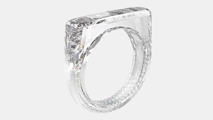 Ένα δαχτυλίδι φτιαγμένο από ένα μόνο διαμάντι