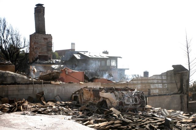Αυξάνονται συνεχώς οι νεκροί στην Καλιφόρνια – Τουλάχιστον 42