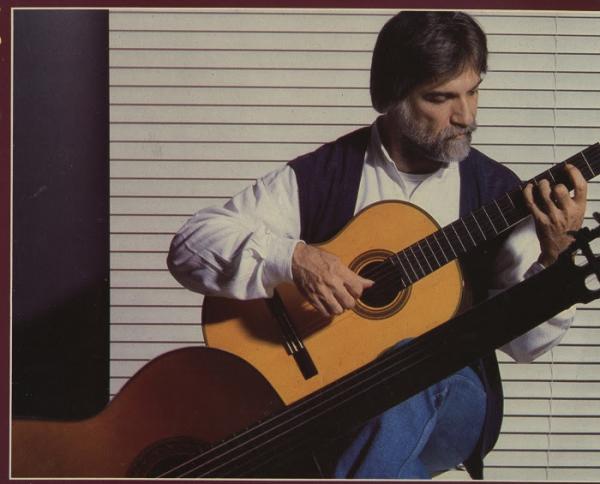 O Kώστας Καράλης για τέσσερις Παρασκευές στο Γυάλινο Μουσικό Θέατρο