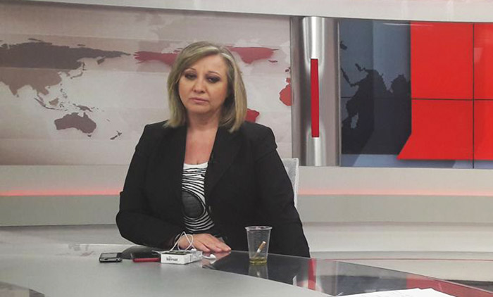 Κινδύνευσε γνωστή δημοσιογράφος όταν έπεσε με το Ι.Χ. της σε χαράδρα