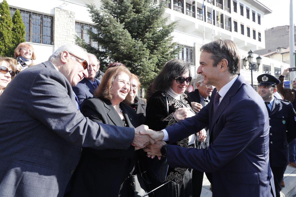 Μητσοτάκης: Κρεσέντο παροχών από Τσίπρα για να διασωθεί πολιτικά