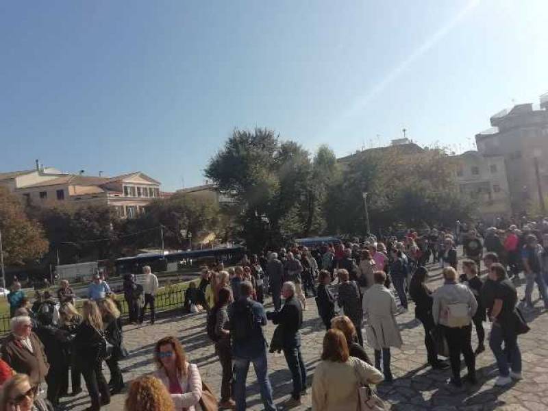 Κέρκυρα: Πορεία διαμαρτυρίας των κατοίκων για τα απορρίμματα