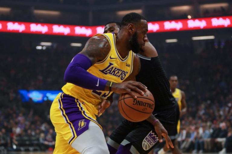 «Βασιλιάδες» στο Σακραμέντο οι Λέικερς