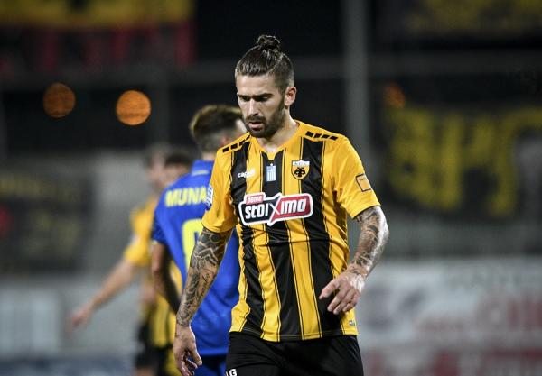 AEK: Προβληματισμός για τον Λιβάγια