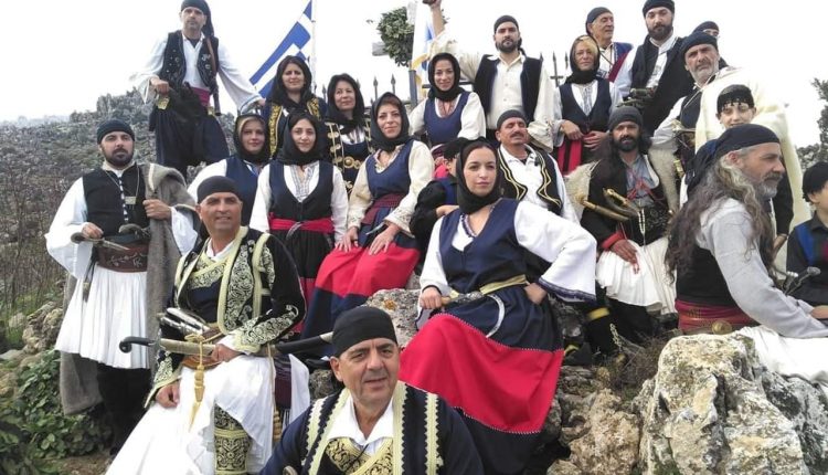 Ασύγκριτη η συγκίνηση και η περηφάνια στην Ασή Γωνιά για τους πεσόντες Μανιάτες