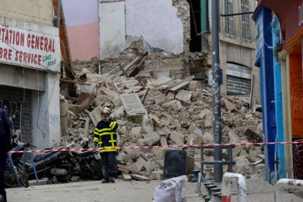Ανασύρθηκε πέμπτος νεκρός από τα ερείπια των κτηρίων στη Μασσαλία
