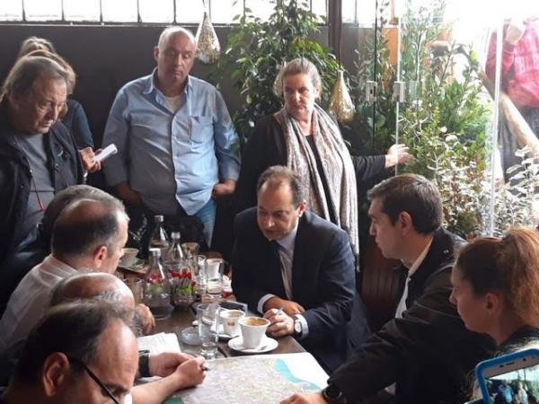 Τσίπρας στο Μάτι: Τι είπε στη γυναίκα μετά την ατάκα για τα 2.000 ευρώ