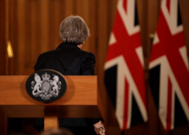 Brexit: Κρίσιμο σταυροδρόμι για τη Μέι υπό την πίεση πέντε υπουργών